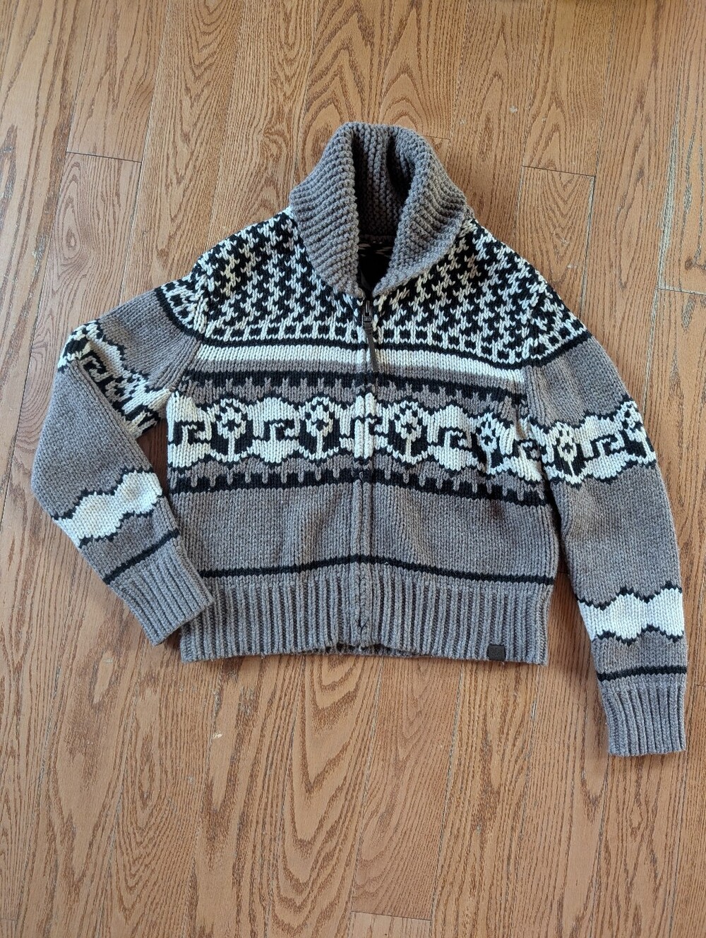 TNA Cowichan Style Lambswool Patterned Sweater Size L
